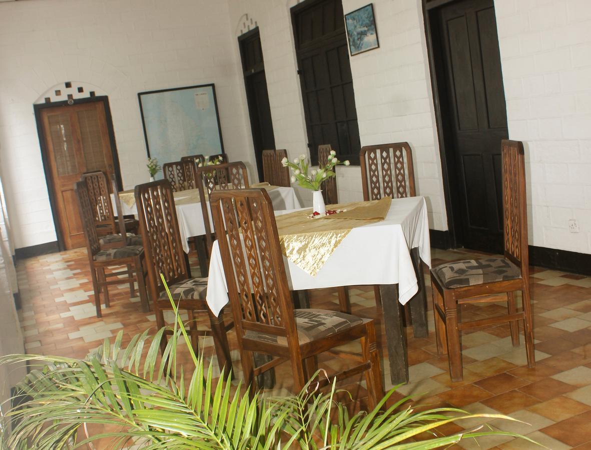 Ratnapura Rest House Otel Dış mekan fotoğraf