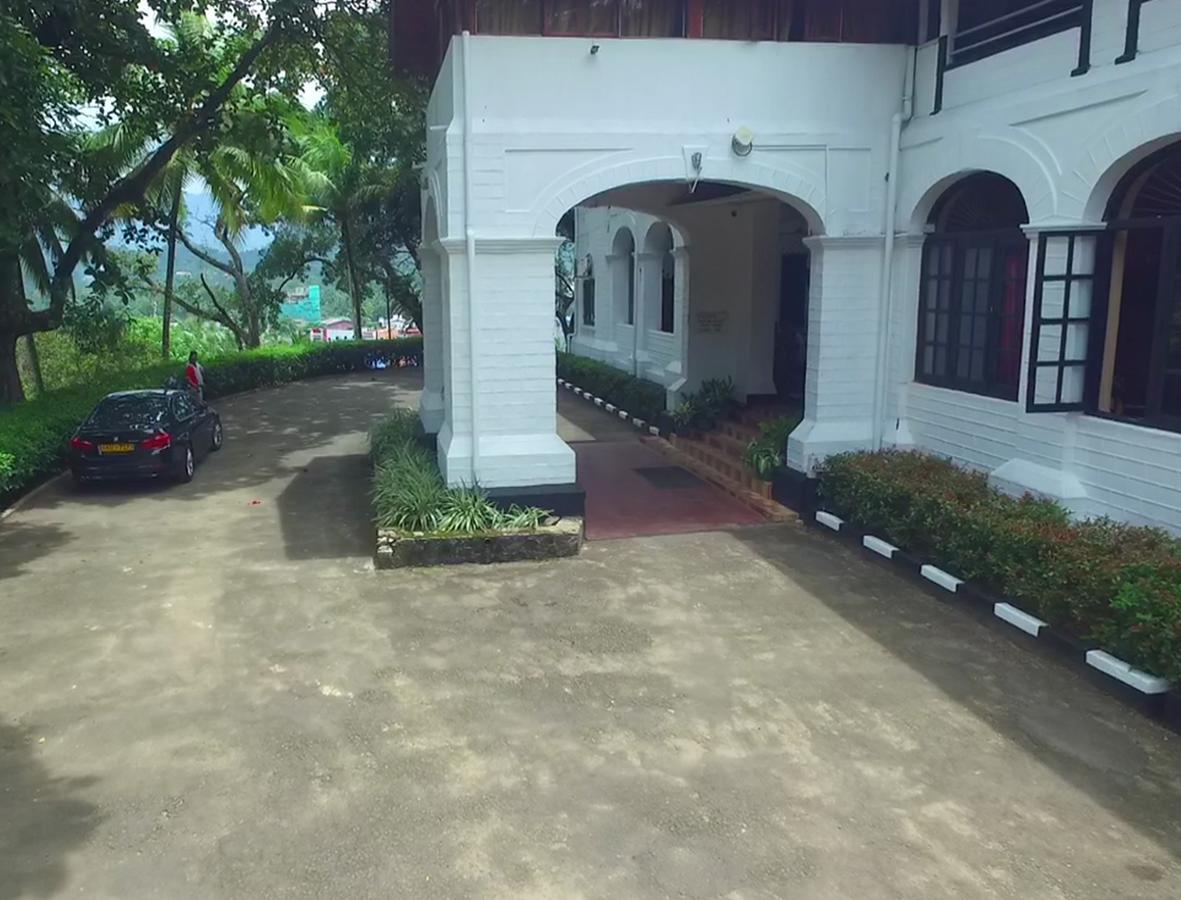 Ratnapura Rest House Otel Dış mekan fotoğraf