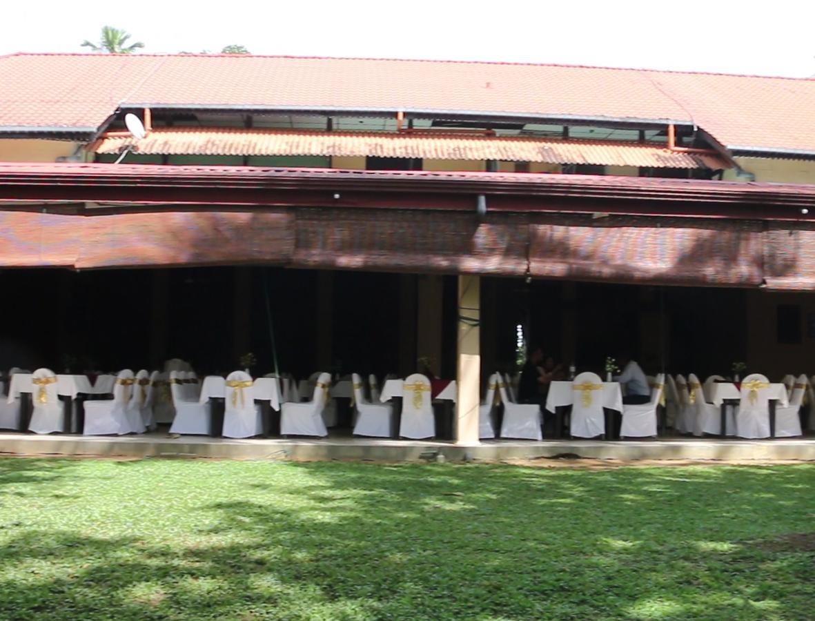 Ratnapura Rest House Otel Dış mekan fotoğraf