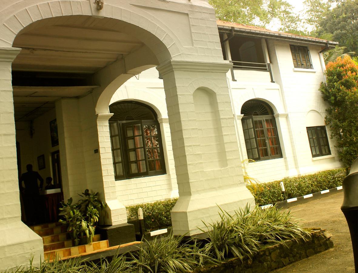 Ratnapura Rest House Otel Dış mekan fotoğraf