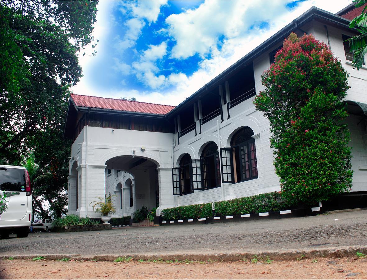 Ratnapura Rest House Otel Dış mekan fotoğraf